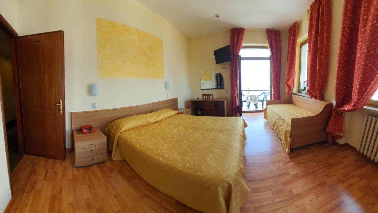 Hotel Merano Brenzone sul Garda Eksteriør bilde