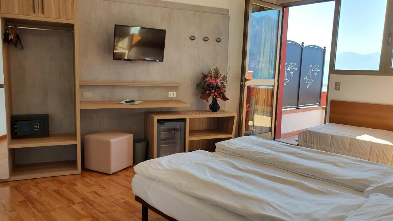 Hotel Merano Brenzone sul Garda Eksteriør bilde