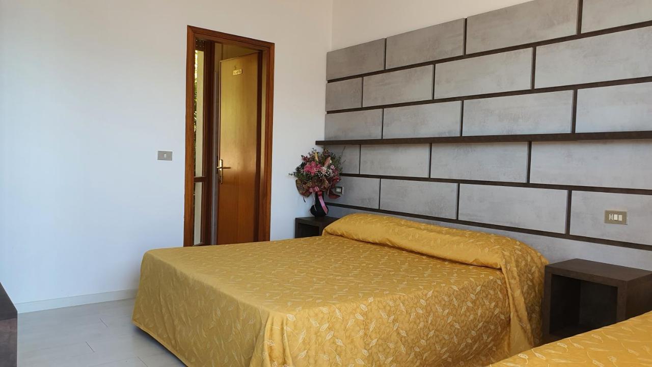 Hotel Merano Brenzone sul Garda Eksteriør bilde